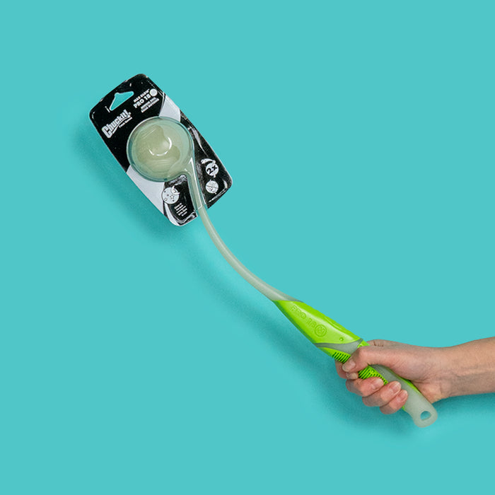 Chuckit! Max Glow in the Dark Launcher with Glow in the Dark Ball 18M Pro