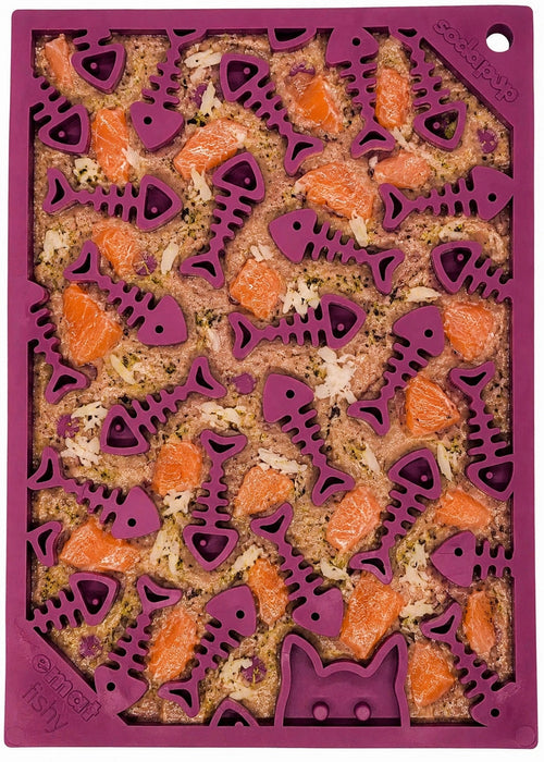 Lick mat Fish-shaped holes on a purple border